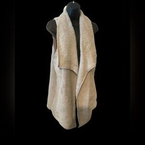 NWT Sherpa sleeveless waterfall vest ice grey, bohemian, boho sweater vest Small